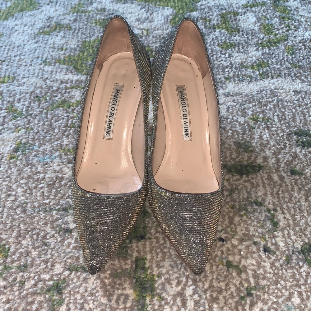 MANOLO BLAHNIK Gold and silver glitter heels